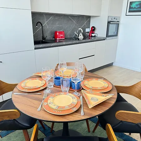 Luxus Living In Apartment